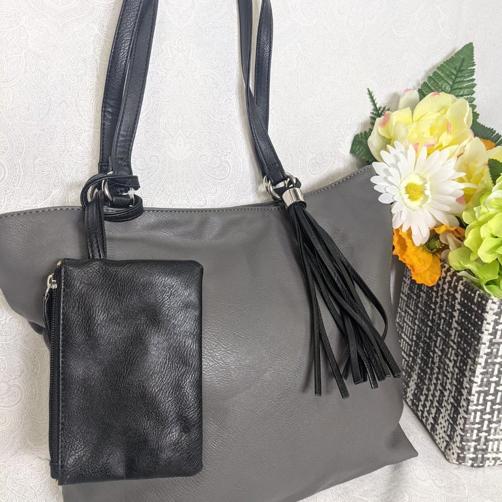 STYLE & CO Brandy PVC faux-leather tasseled women's tote bag + pouch GREY - Picture 2 of 6